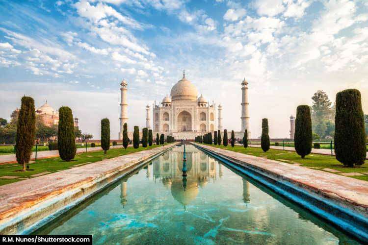 View of the Taj Mahal in Agra, India