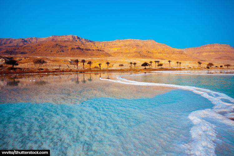 The dead sea surrounded by mountains and desert